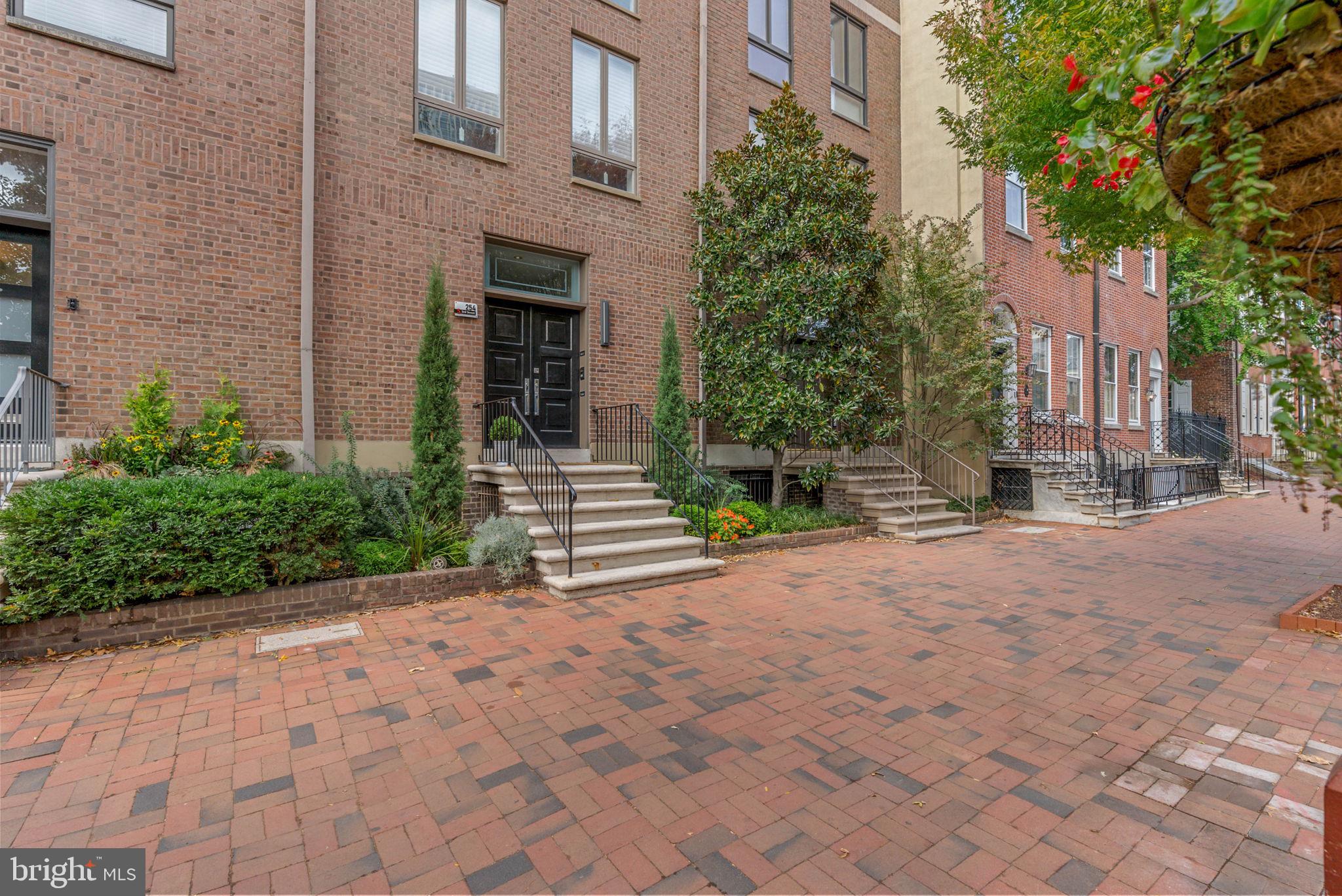 SOCIETY HILL - Residential