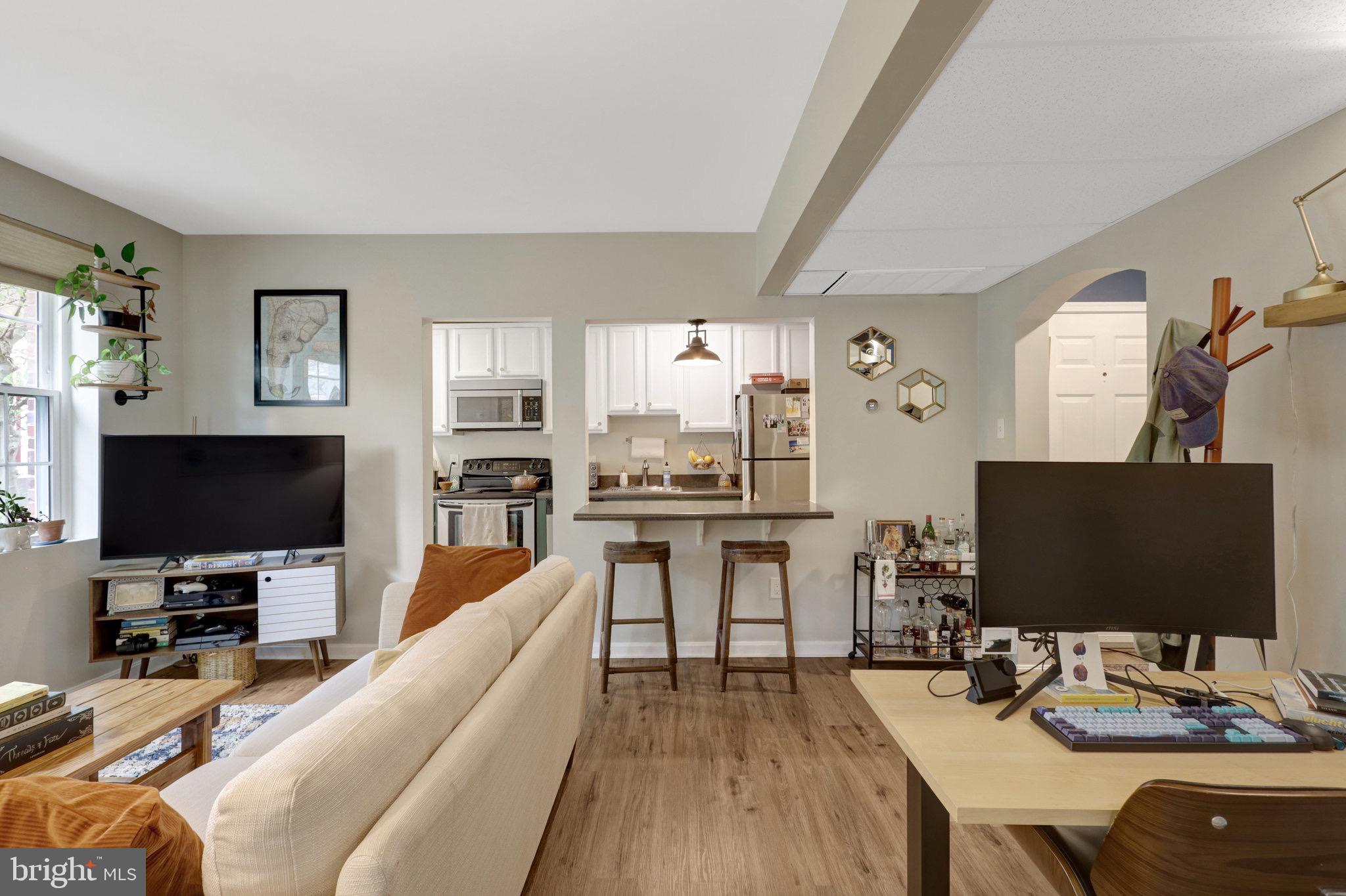 1811 KEY BOULEVARD 10523