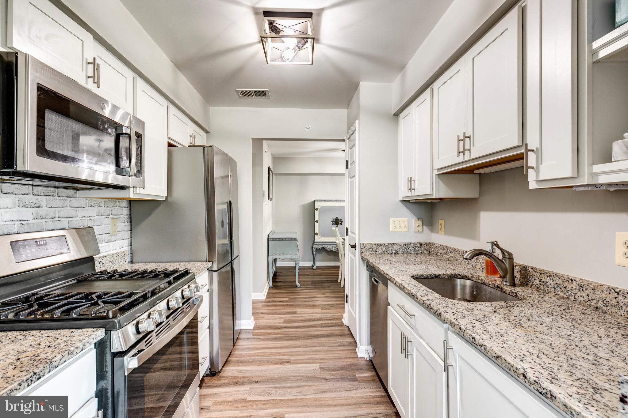 HAMPSTEAD - Residential