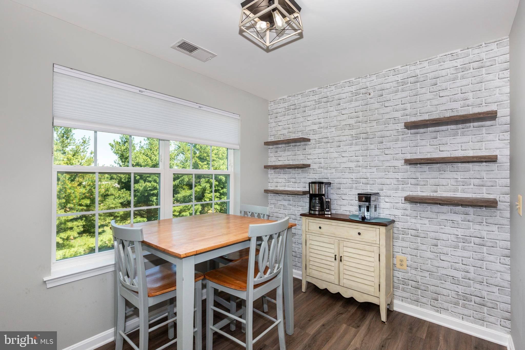 HAMPSTEAD - Residential