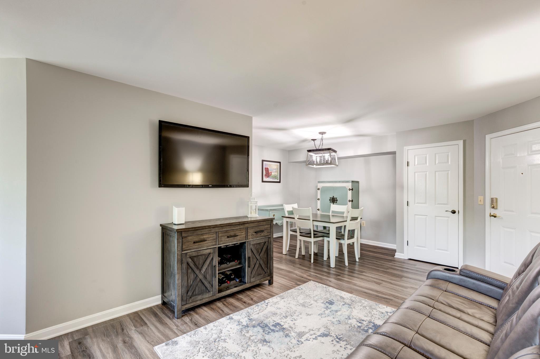 HAMPSTEAD - Residential