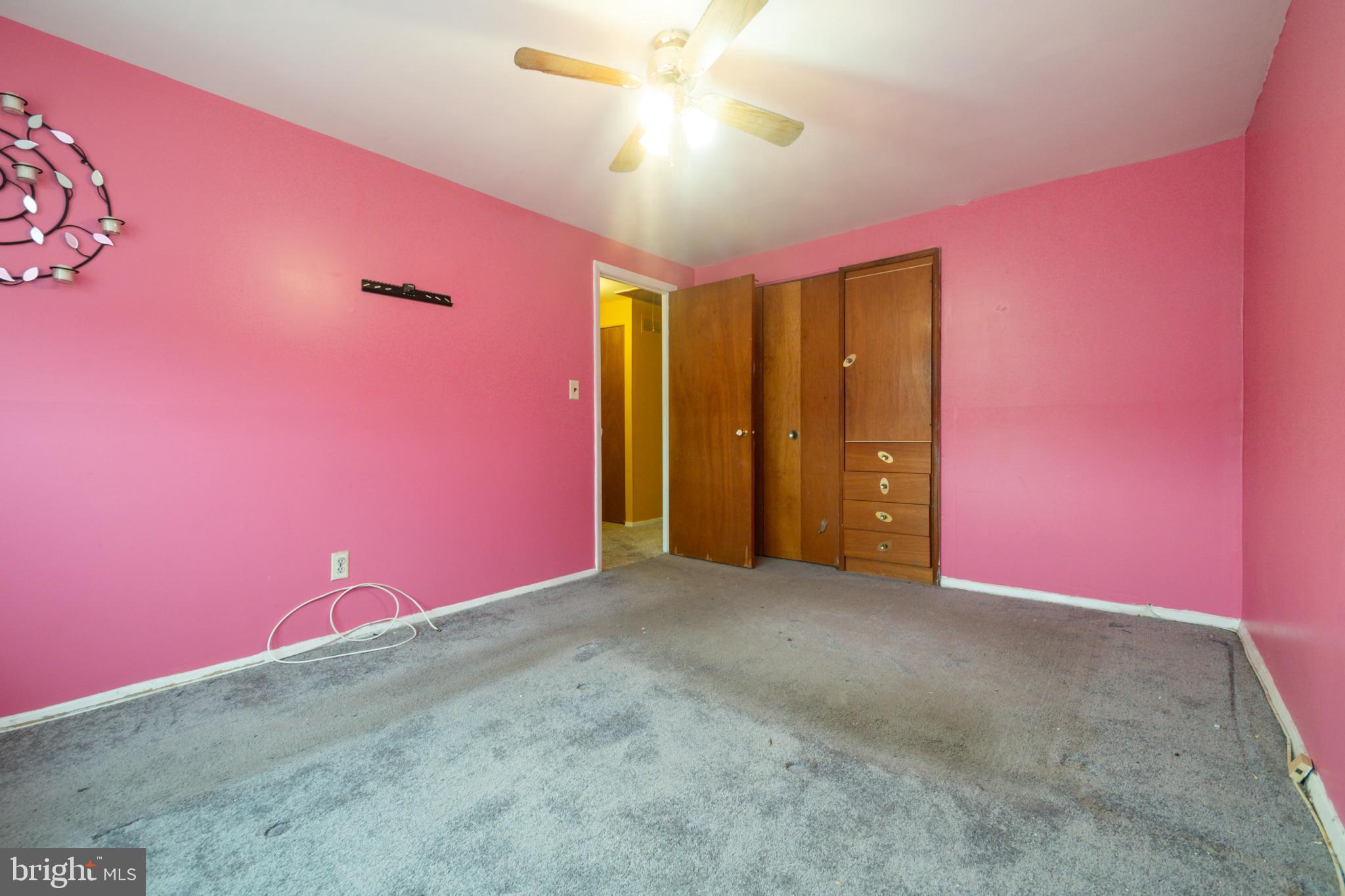 FOX RIDGE MANOR - Residential