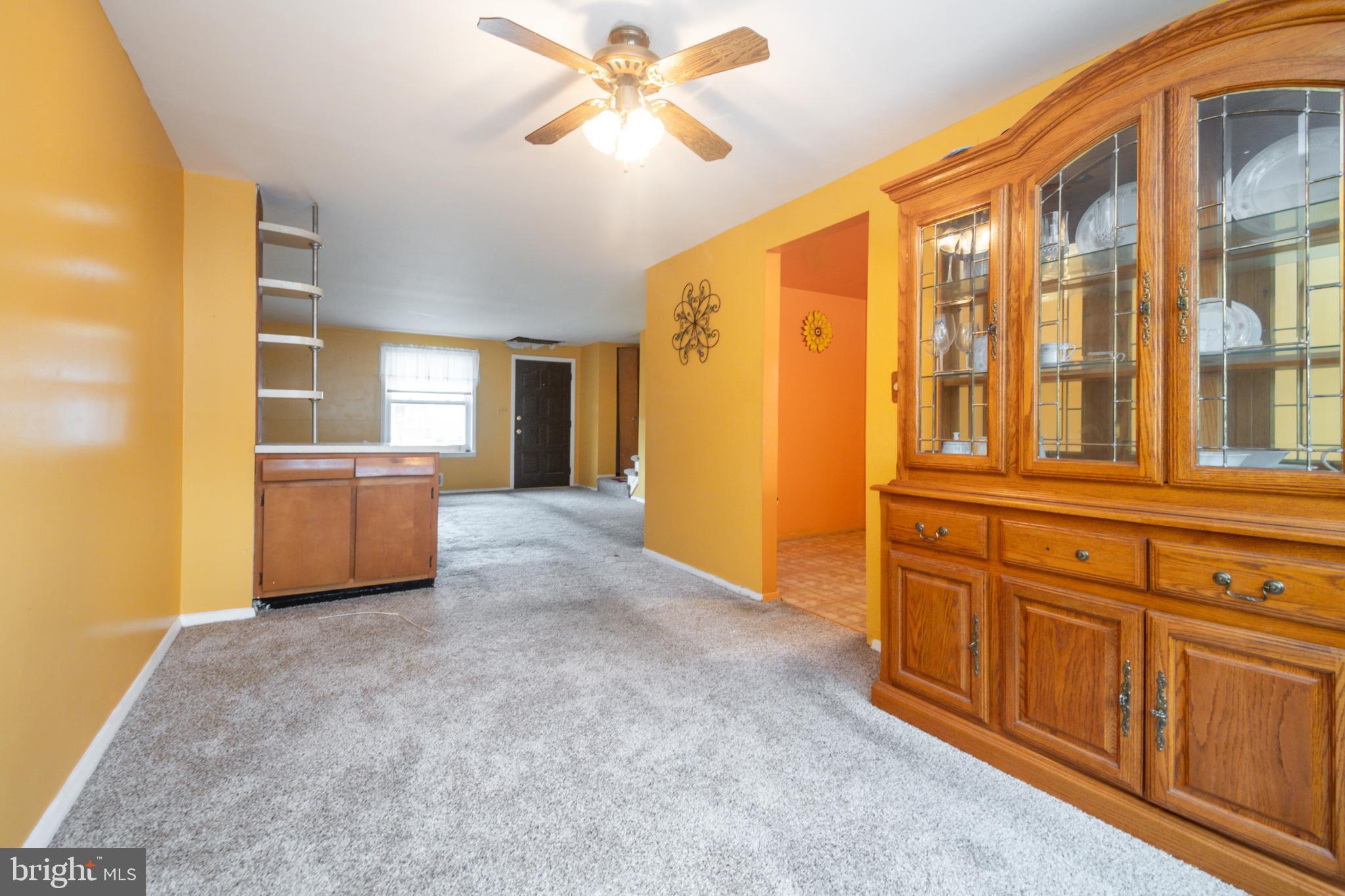 FOX RIDGE MANOR - Residential