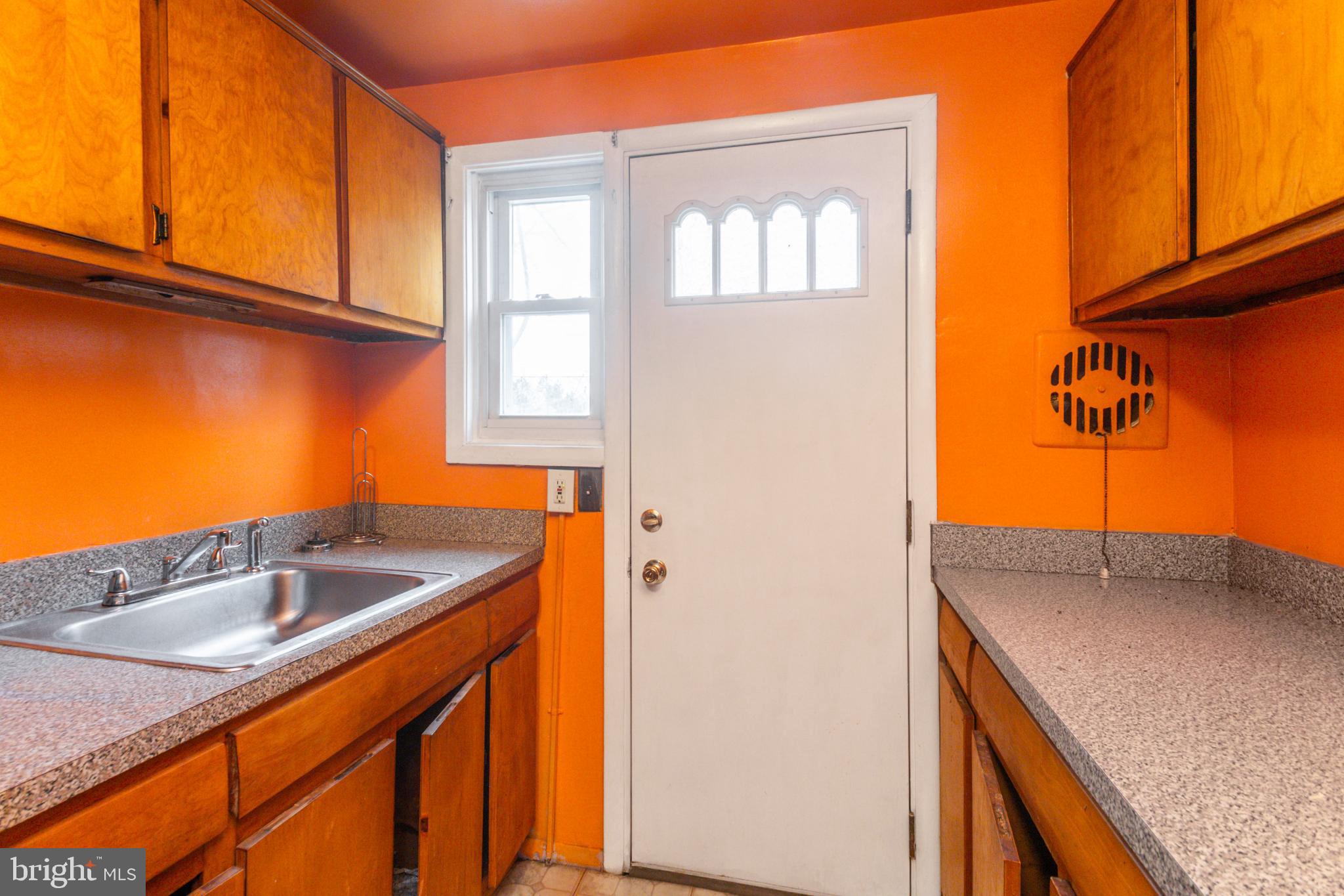 FOX RIDGE MANOR - Residential