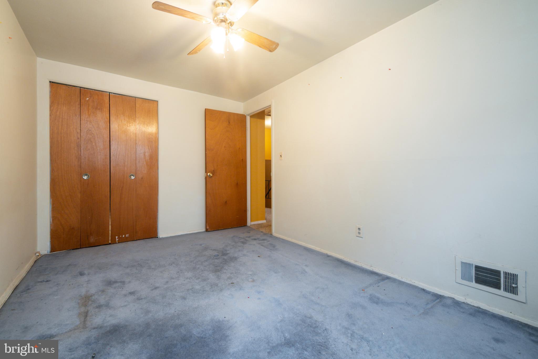 FOX RIDGE MANOR - Residential