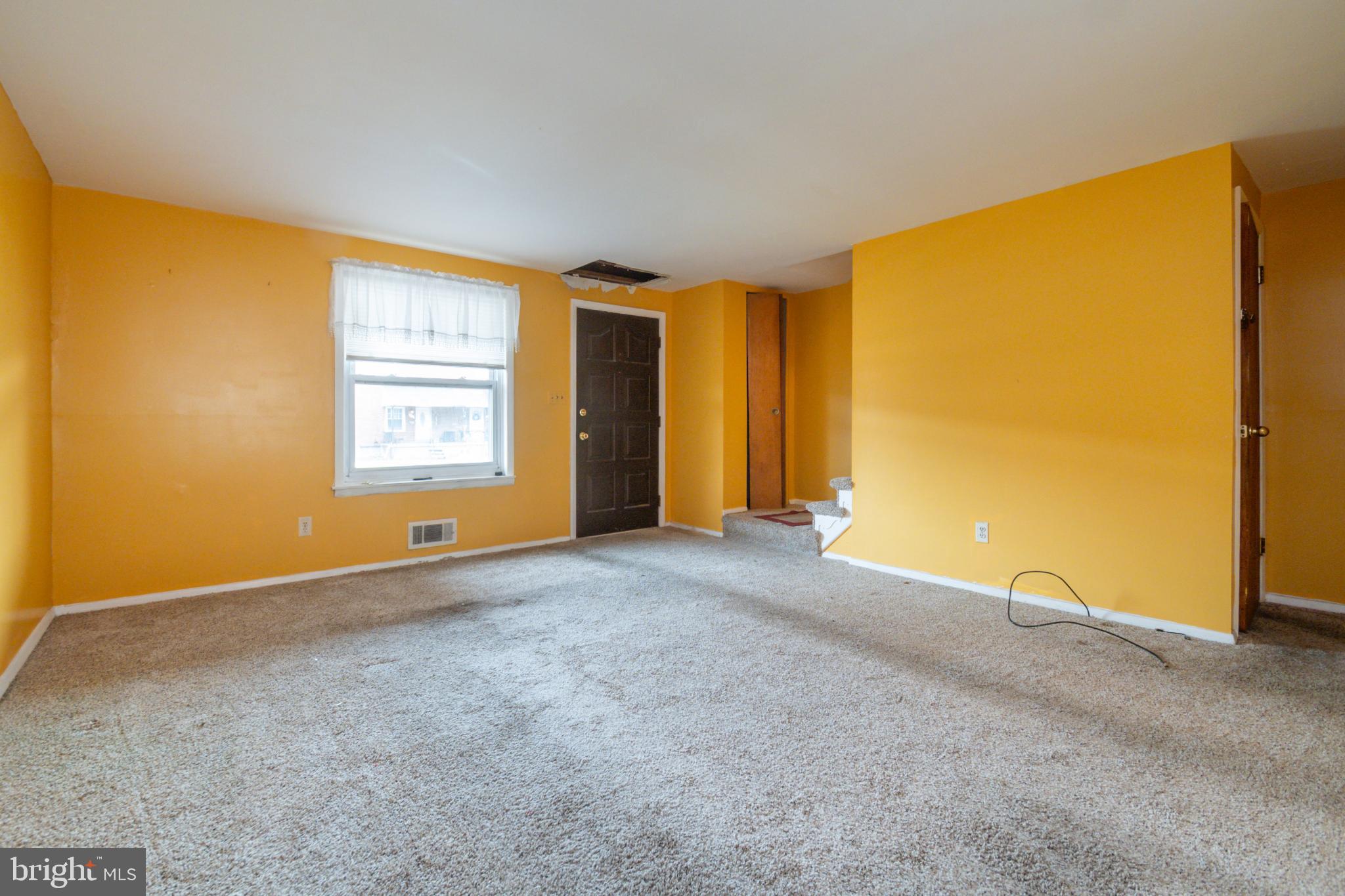 FOX RIDGE MANOR - Residential