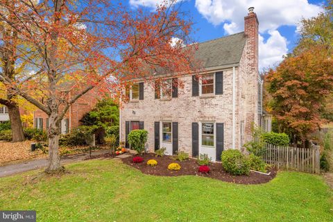 Photo of 4896 CHEVY CHASE BLVD, CHEVY CHASE, MD 20815 (MLS # MDMC2074486)