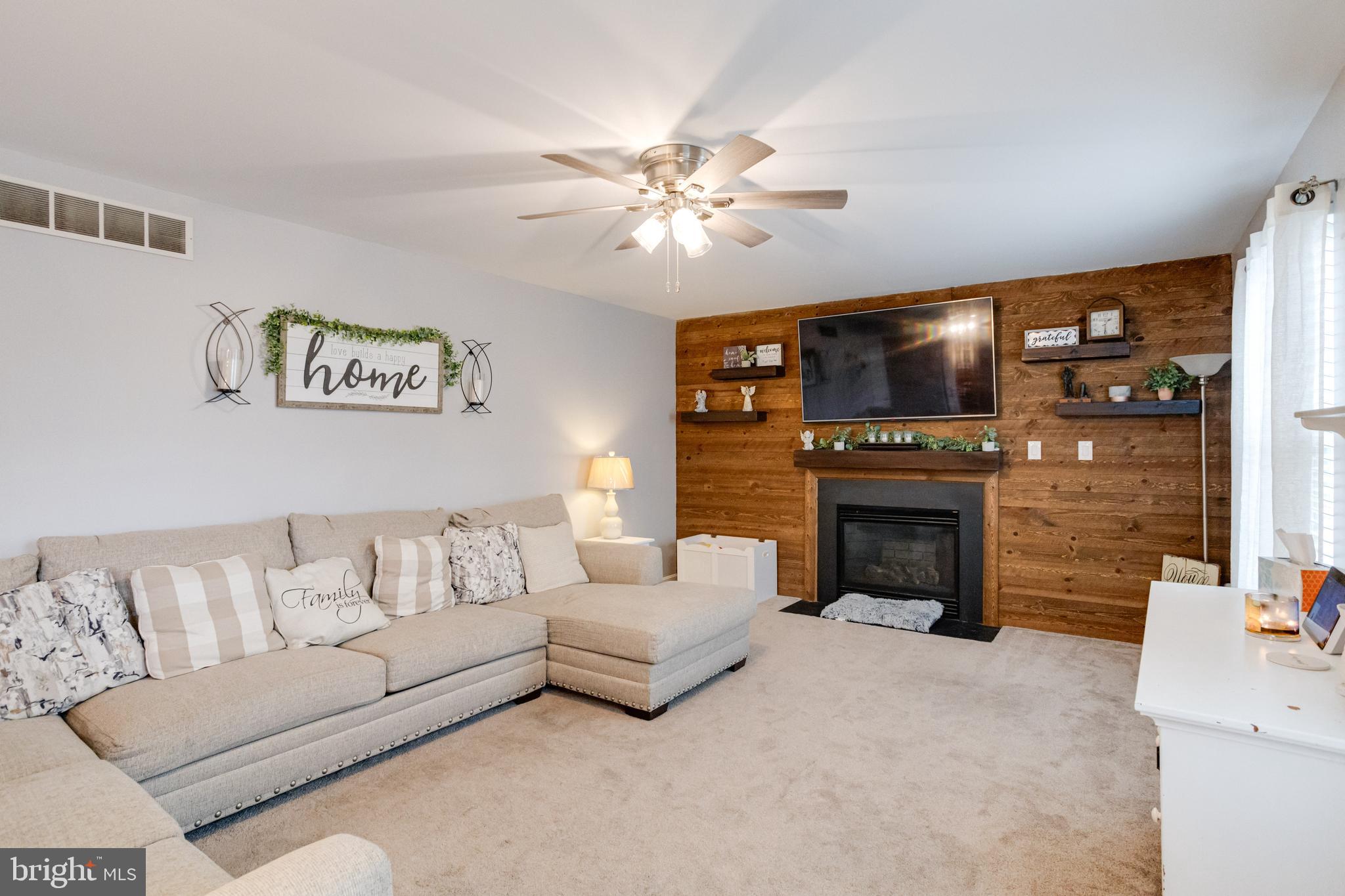 BEACHWOOD ESTATES - Residential