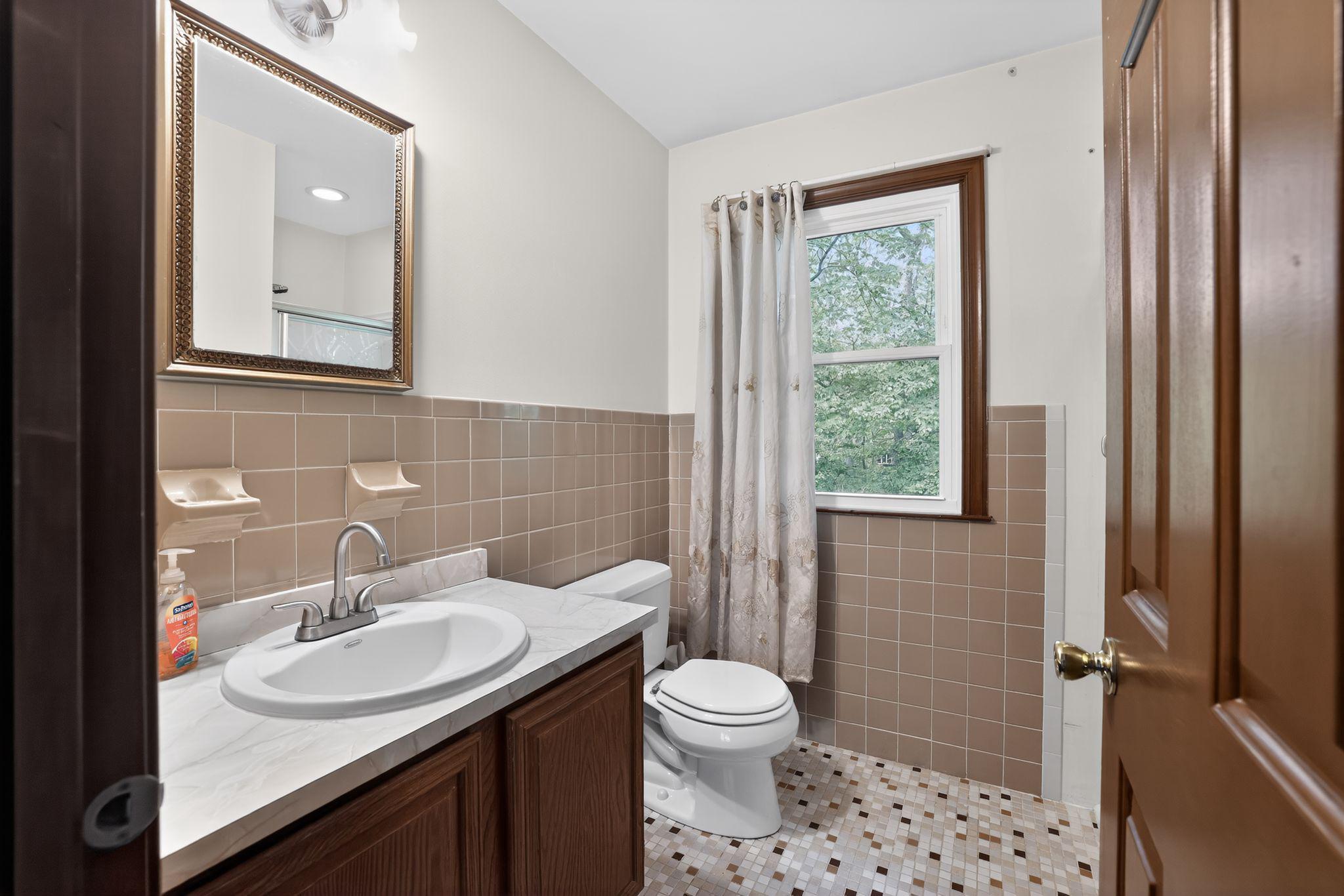 CARAVEL FARMS - Residential