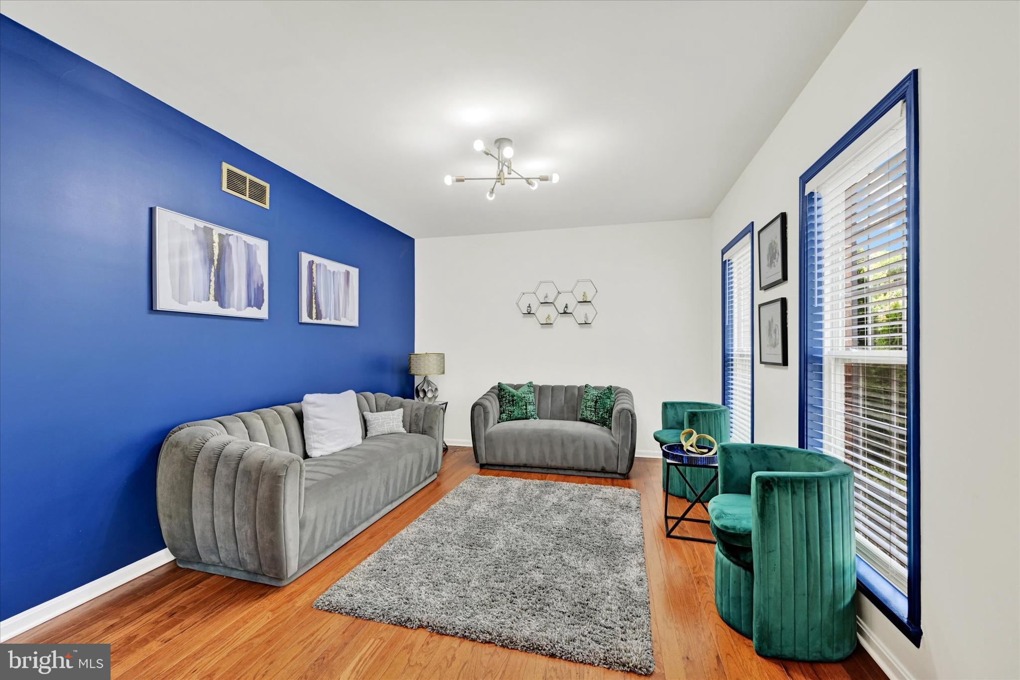 8807 BAILEYS COURT