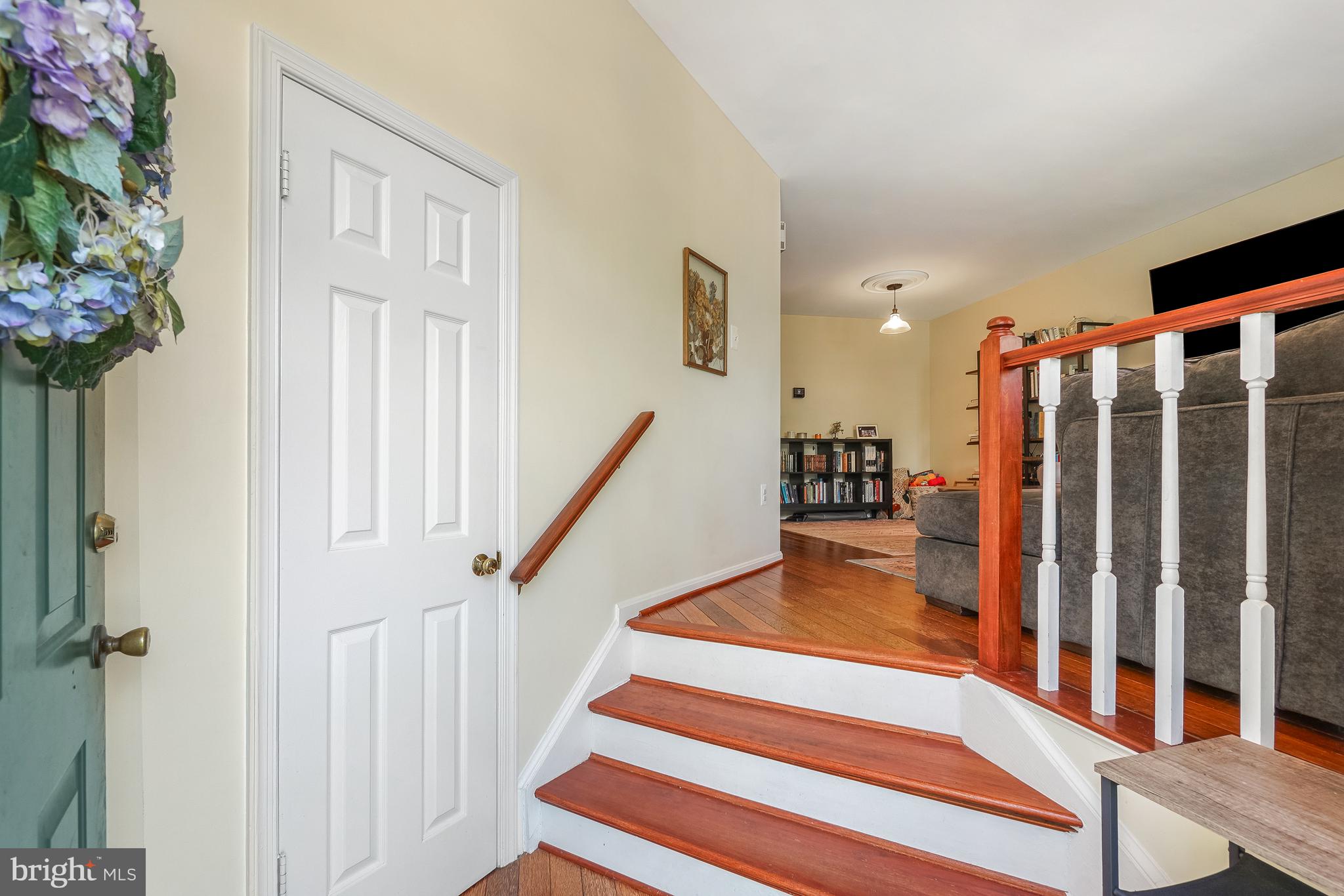 46934 TRUMPET CIRCLE