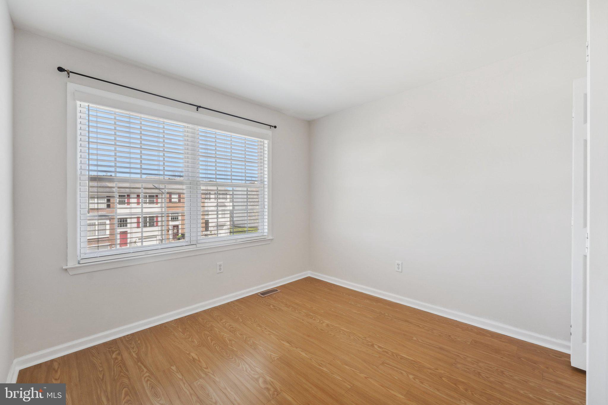 MARKET SQUARE - Residential