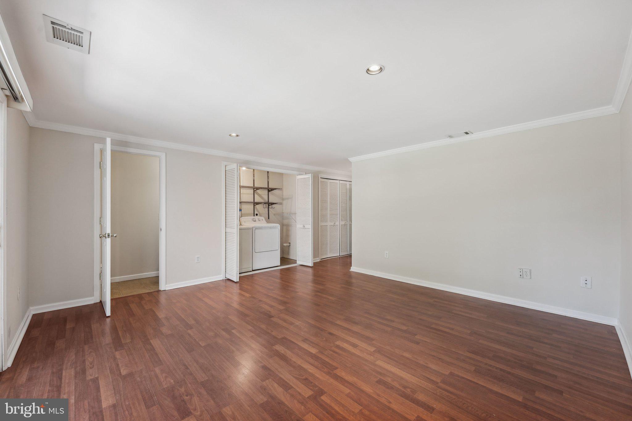 MARKET SQUARE - Residential