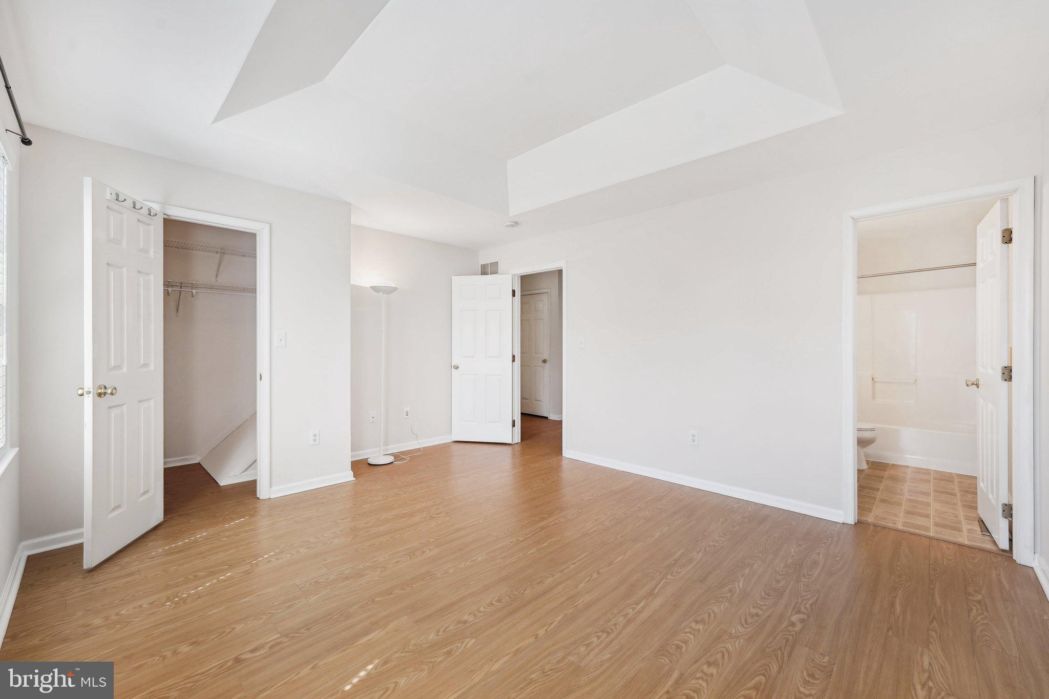 MARKET SQUARE - Residential