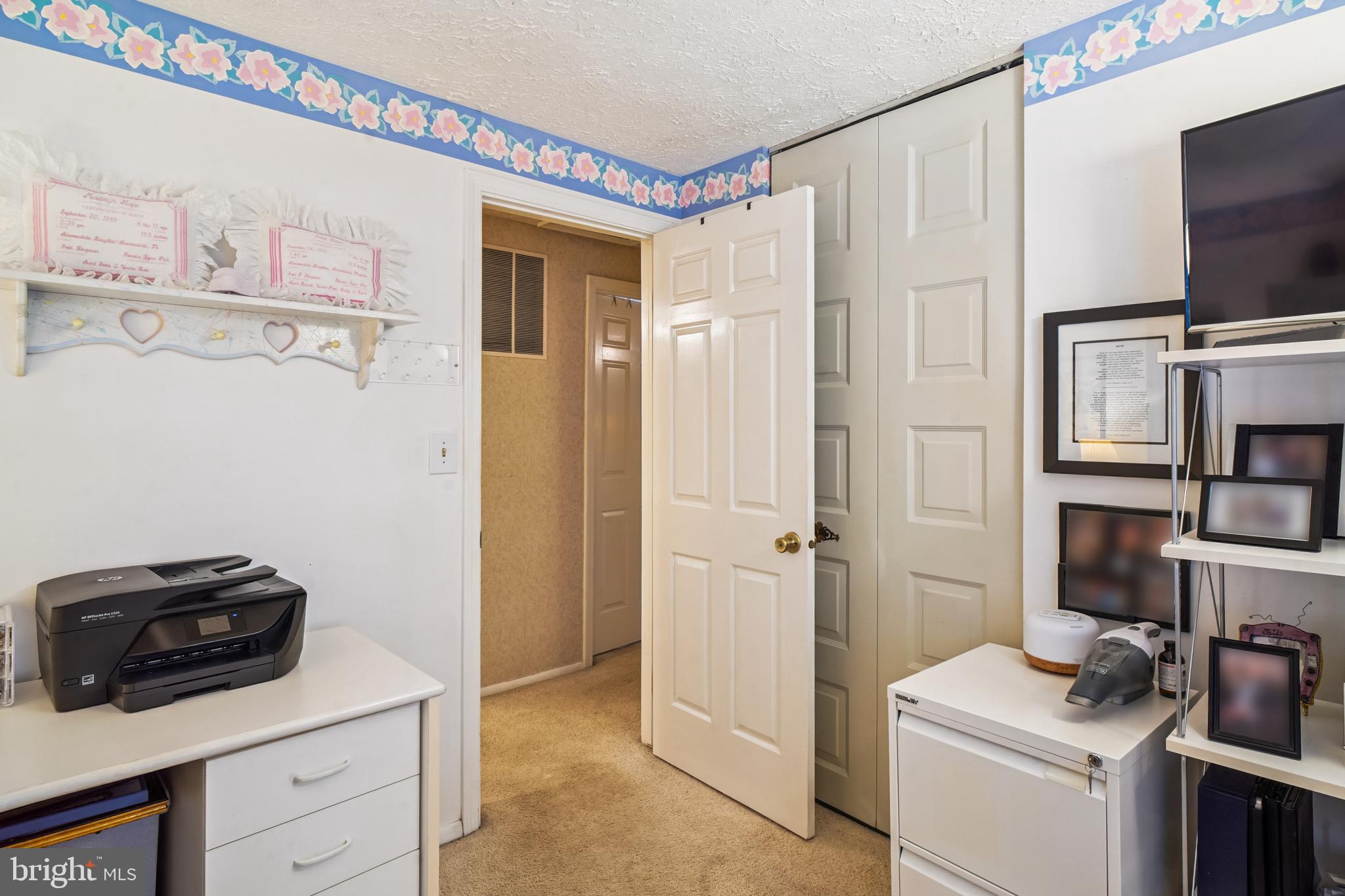 MILL CREEK TOWNE - Residential