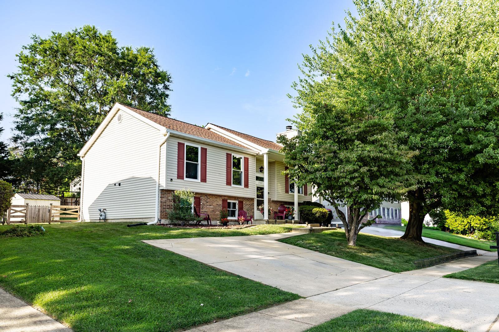 2507 LAUREL VALLEY GARTH