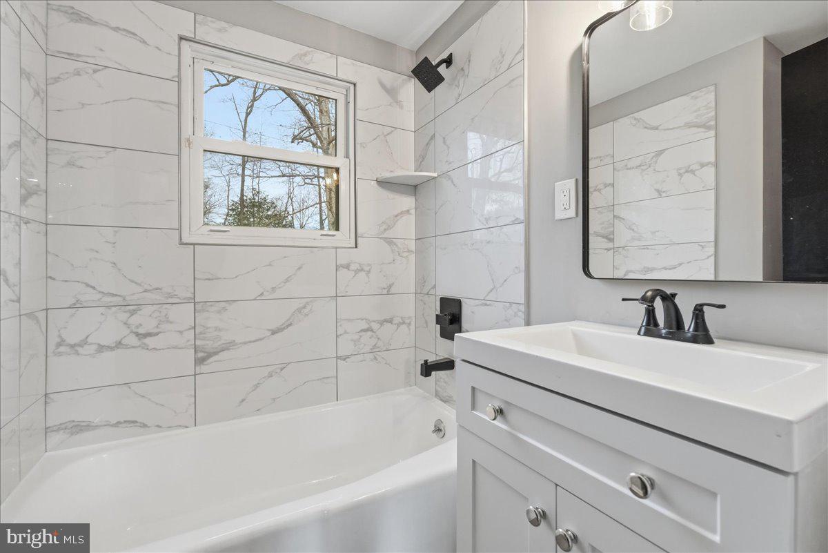 CHARLOTTE HALL - Residential