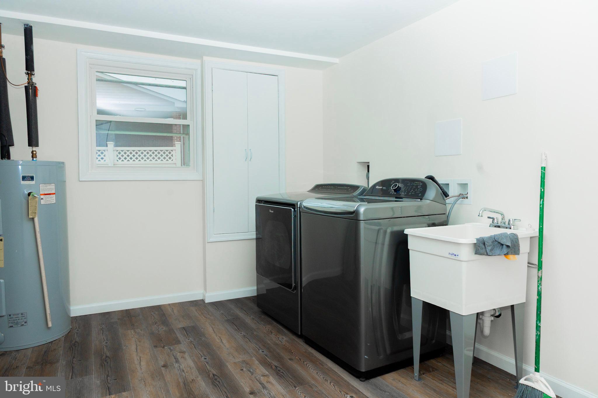 MARY-CATHERINE ESTATES - Residential