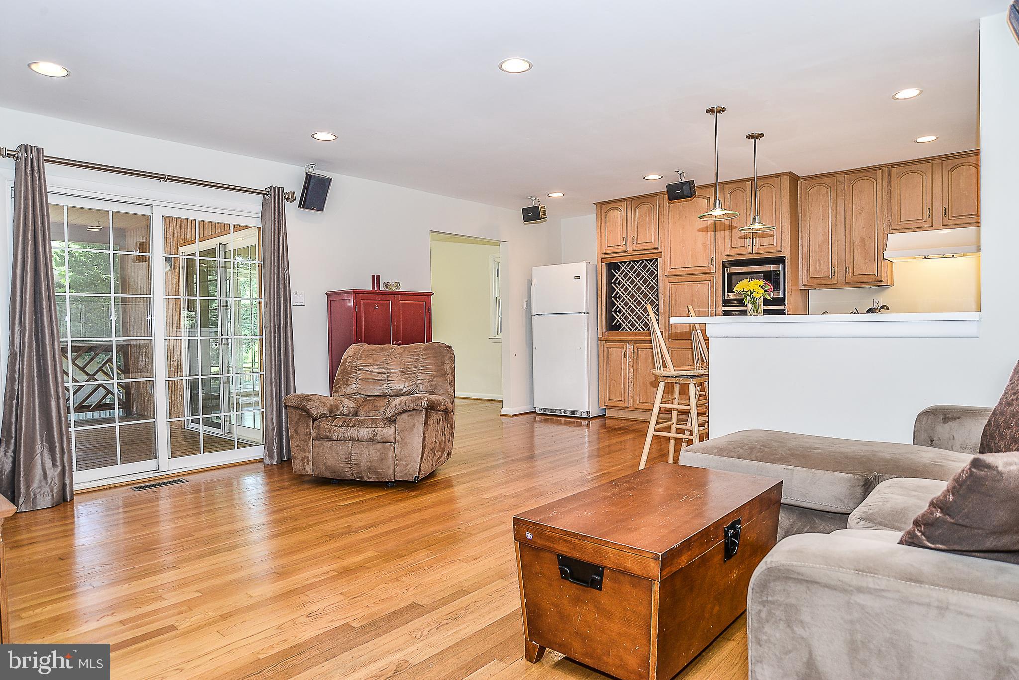 MOSBY WOODS - Residential Lease