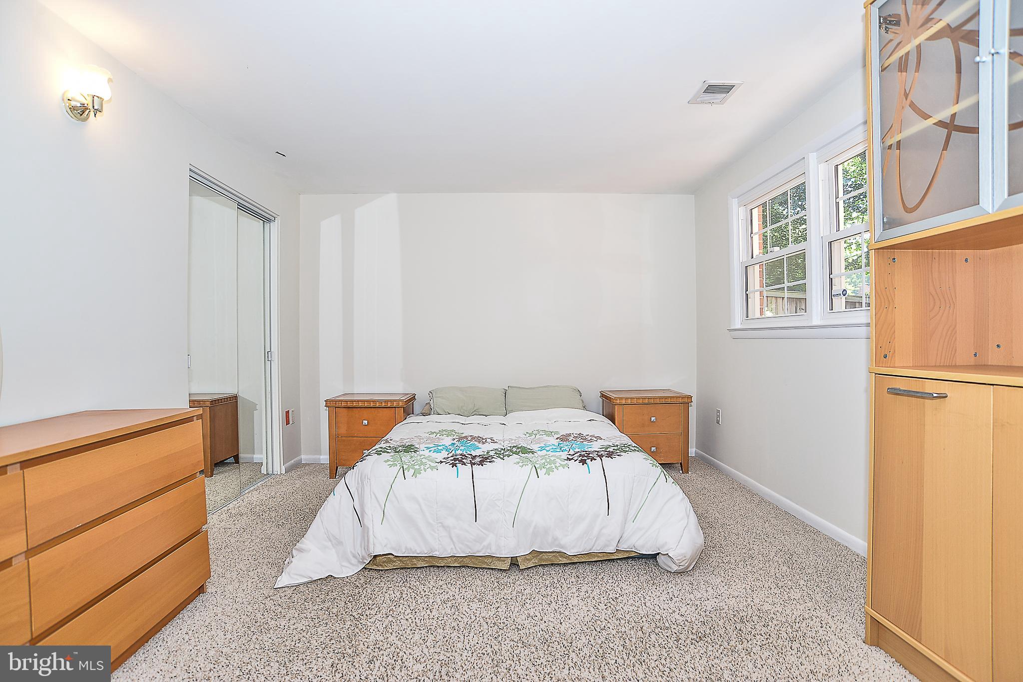 MOSBY WOODS - Residential Lease