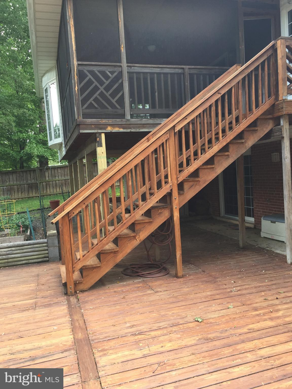 MOSBY WOODS - Residential Lease