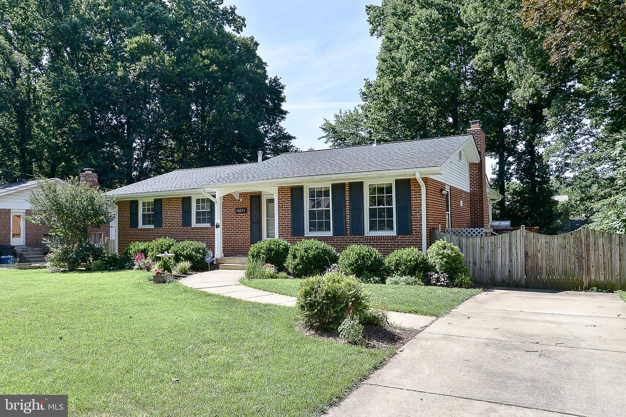 MOSBY WOODS - Residential Lease