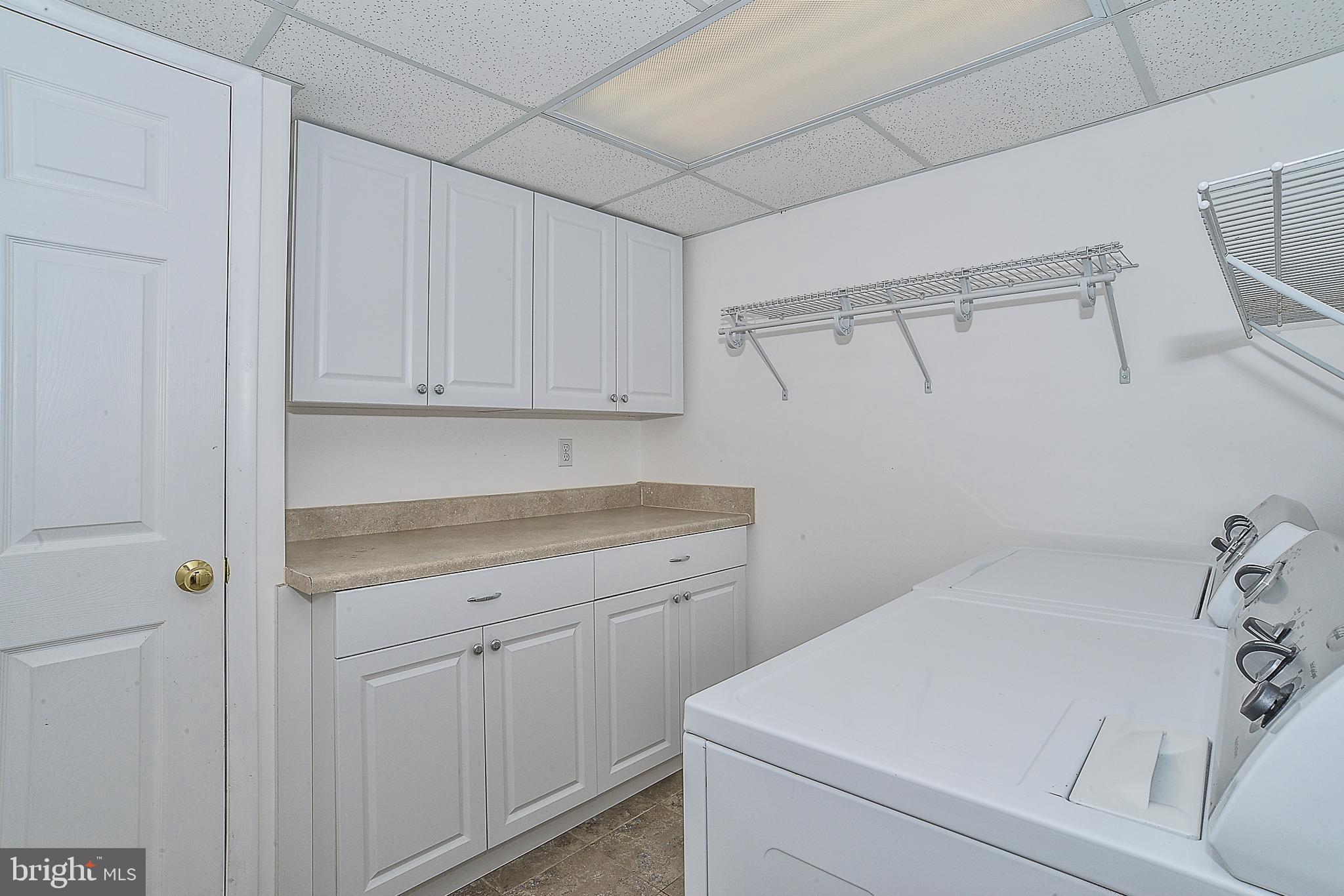 MOSBY WOODS - Residential Lease