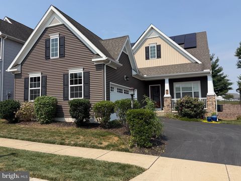 Photo of 33 Alderwood Way, LANCASTER, PA 17601 (MLS # PALA2092646)