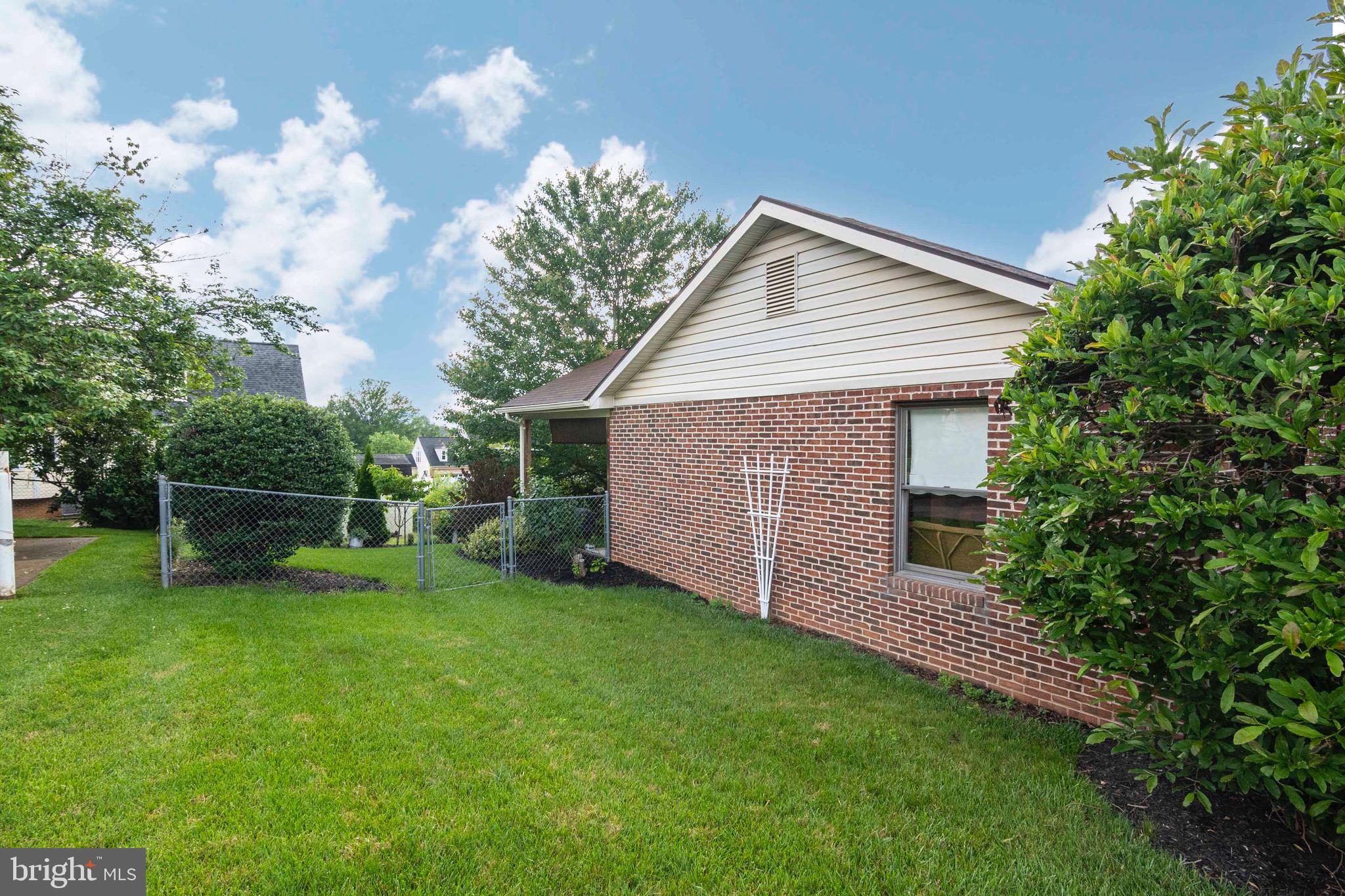 VAUGHT ESTATES - Residential