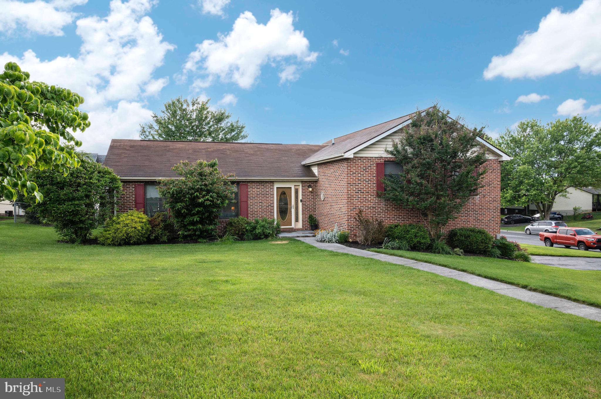 VAUGHT ESTATES - Residential