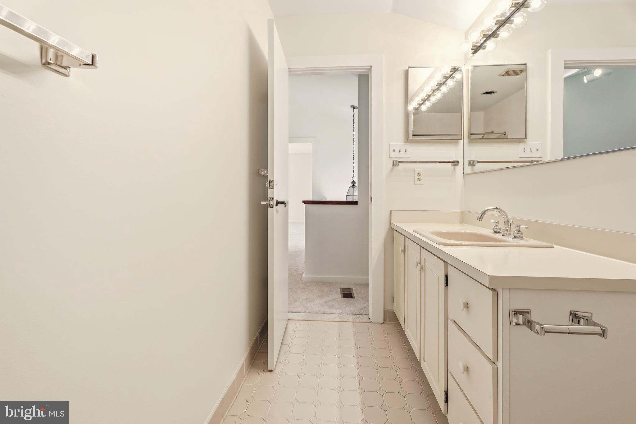 RIDERWOOD STATION - Residential