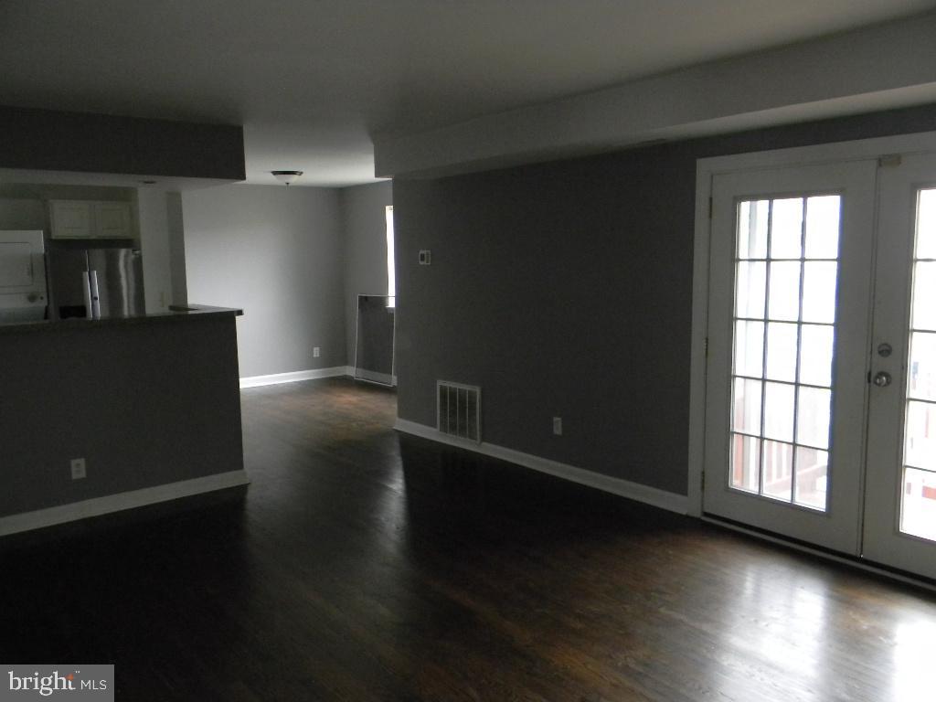 2506 MARKHAM LANE 4