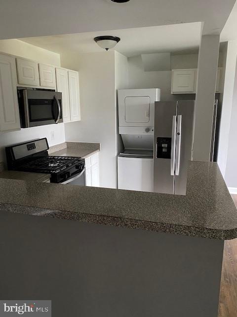 2506 MARKHAM LANE 4