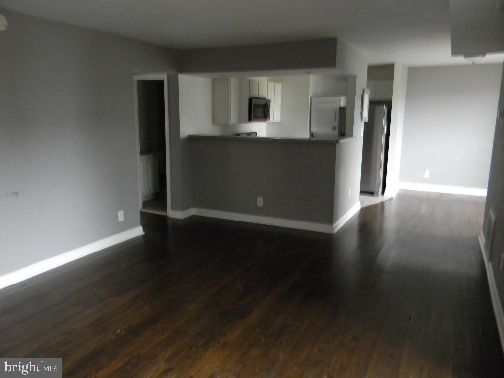2506 MARKHAM LANE 4