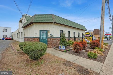 2271 E FARRAGUT AVENUE BRISTOL PA 19007