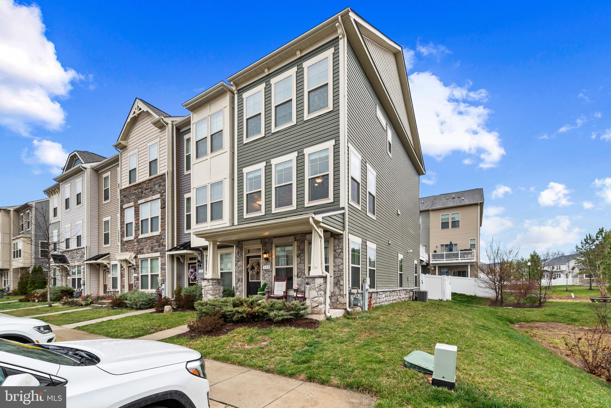 526 PEBBLEBROOK LANE