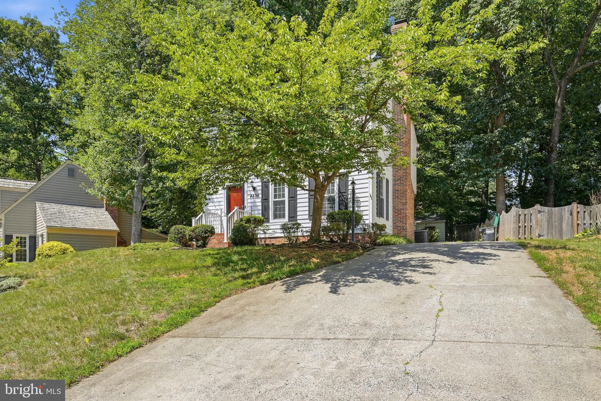 4406 RIDGEWOOD COURT