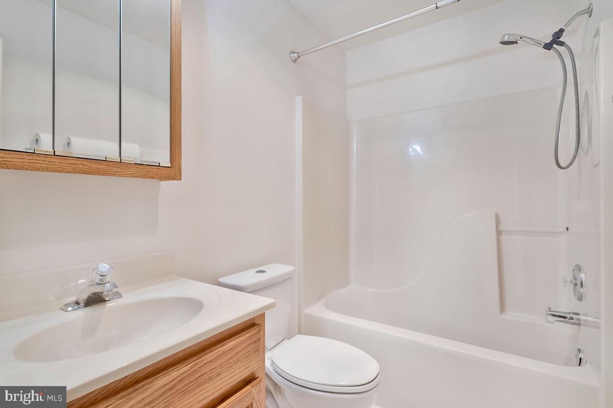 WESTLAKE - Residential Lease