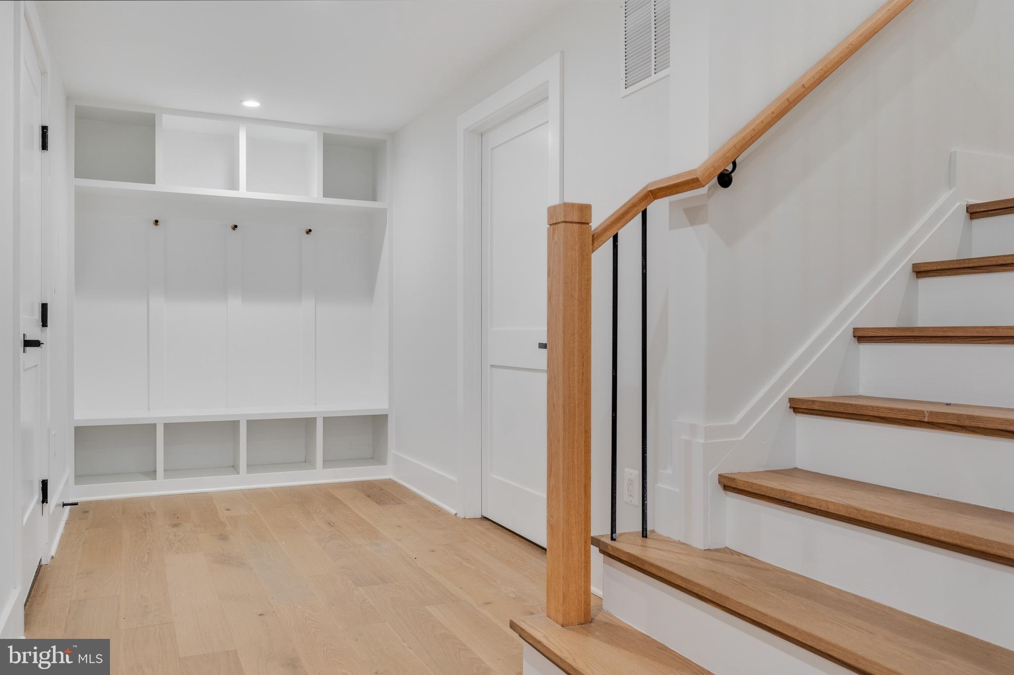 LEE HEIGHTS - Residential