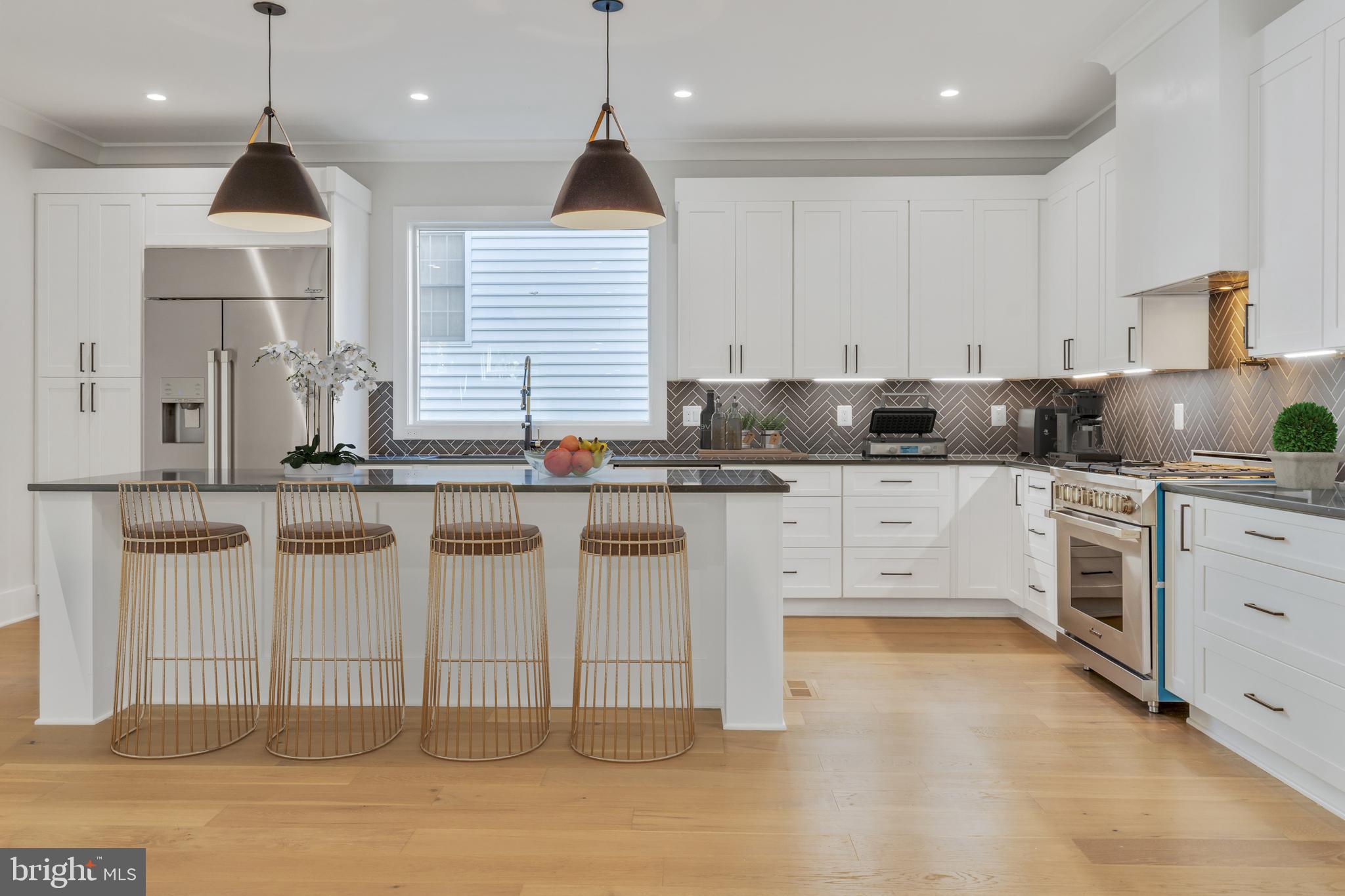 LEE HEIGHTS - Residential