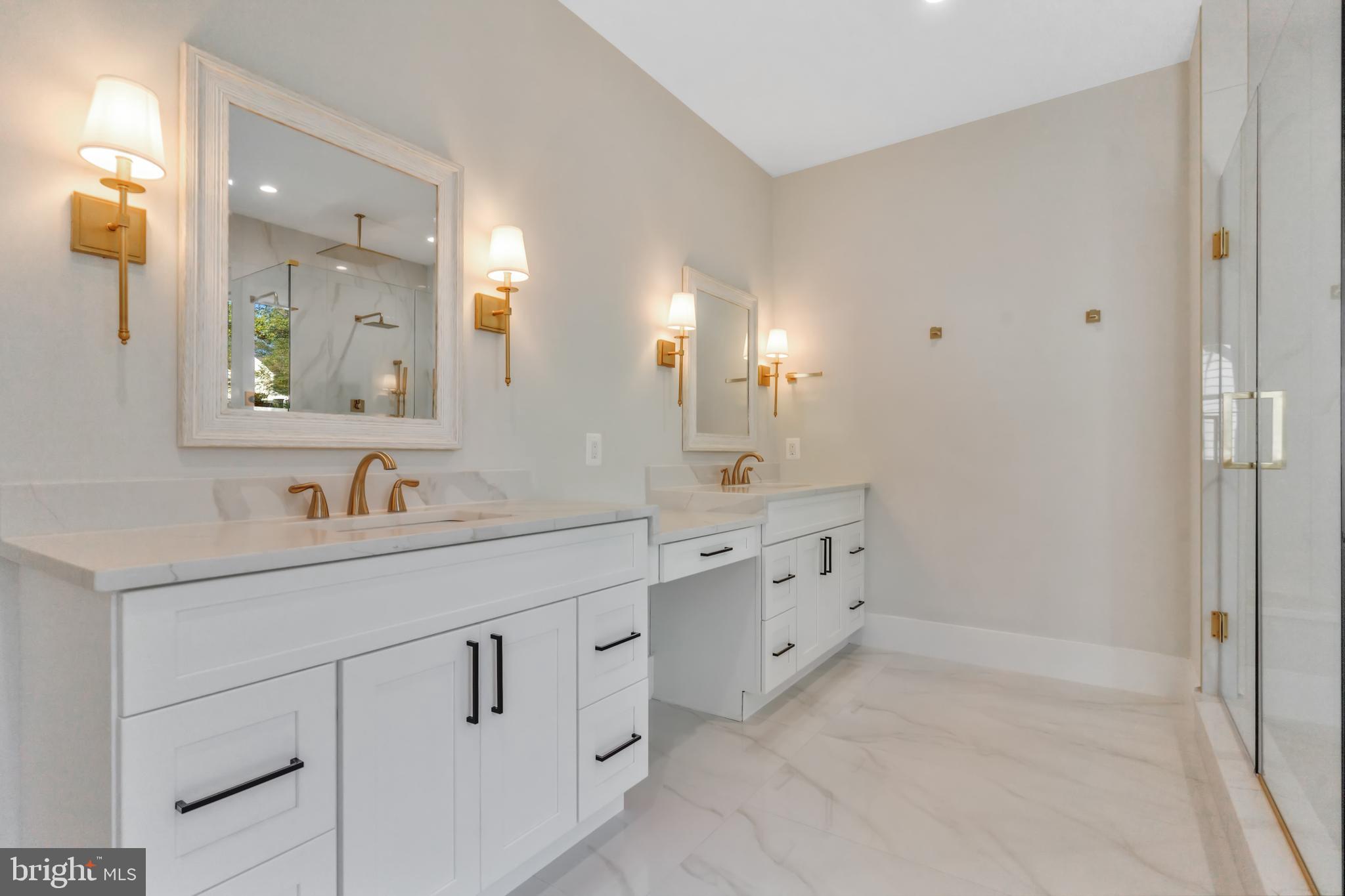 LEE HEIGHTS - Residential