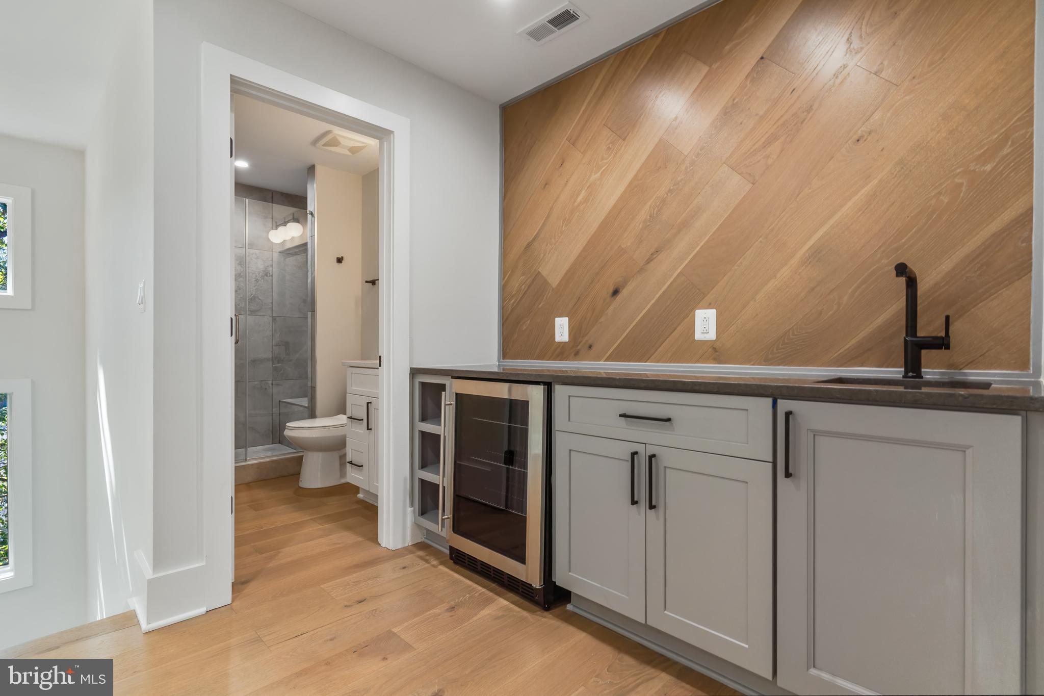 LEE HEIGHTS - Residential