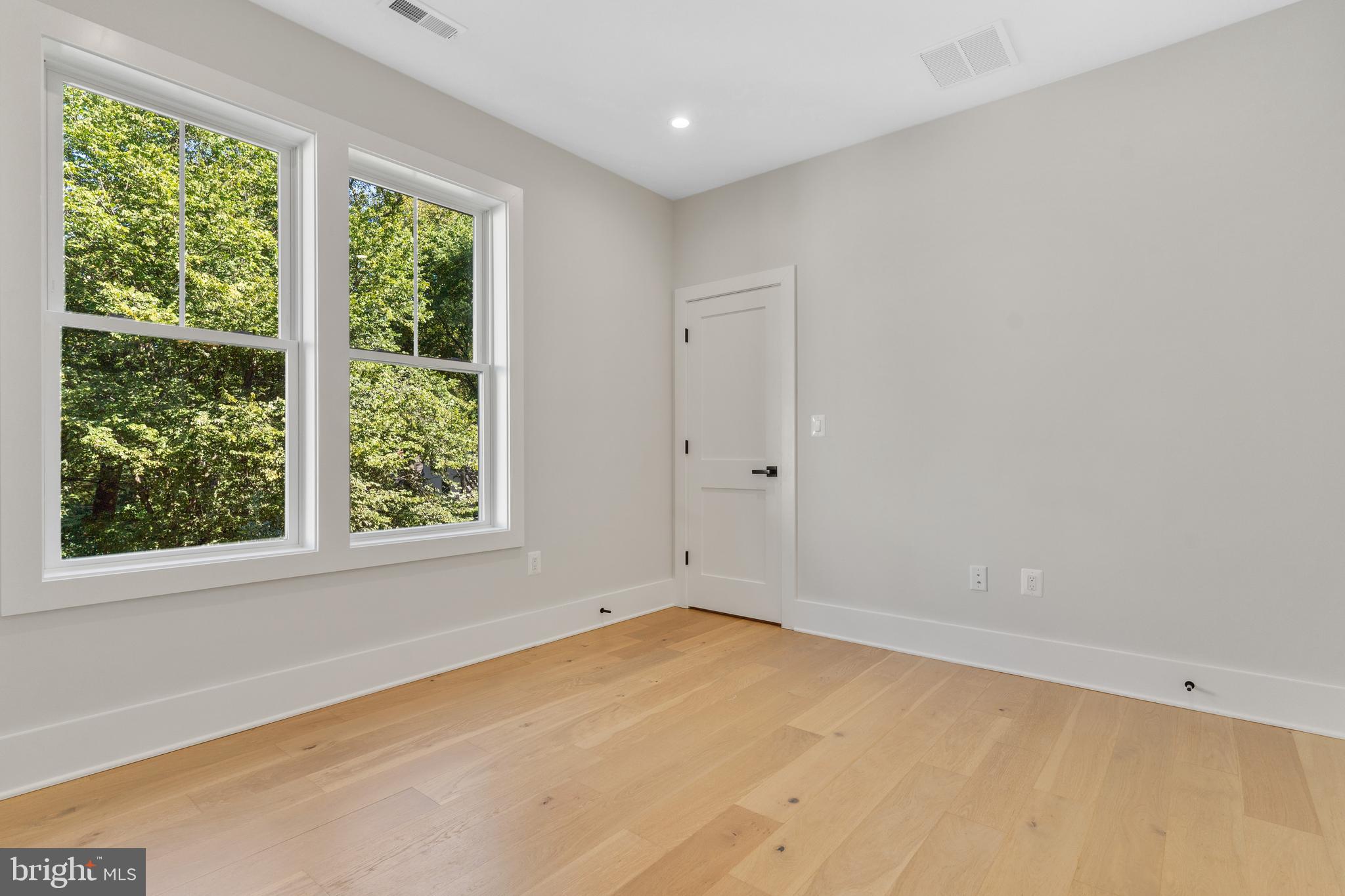 LEE HEIGHTS - Residential