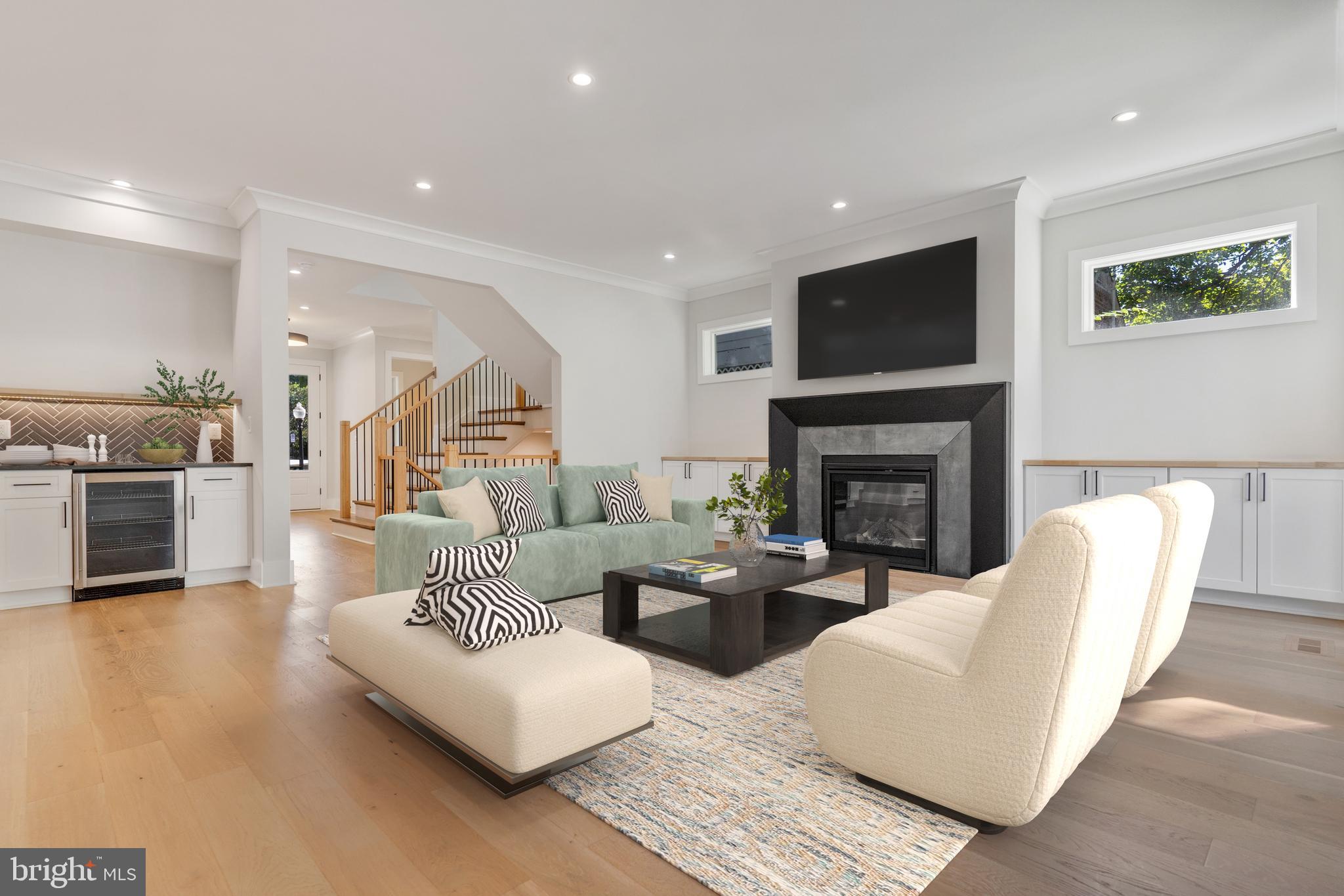 LEE HEIGHTS - Residential