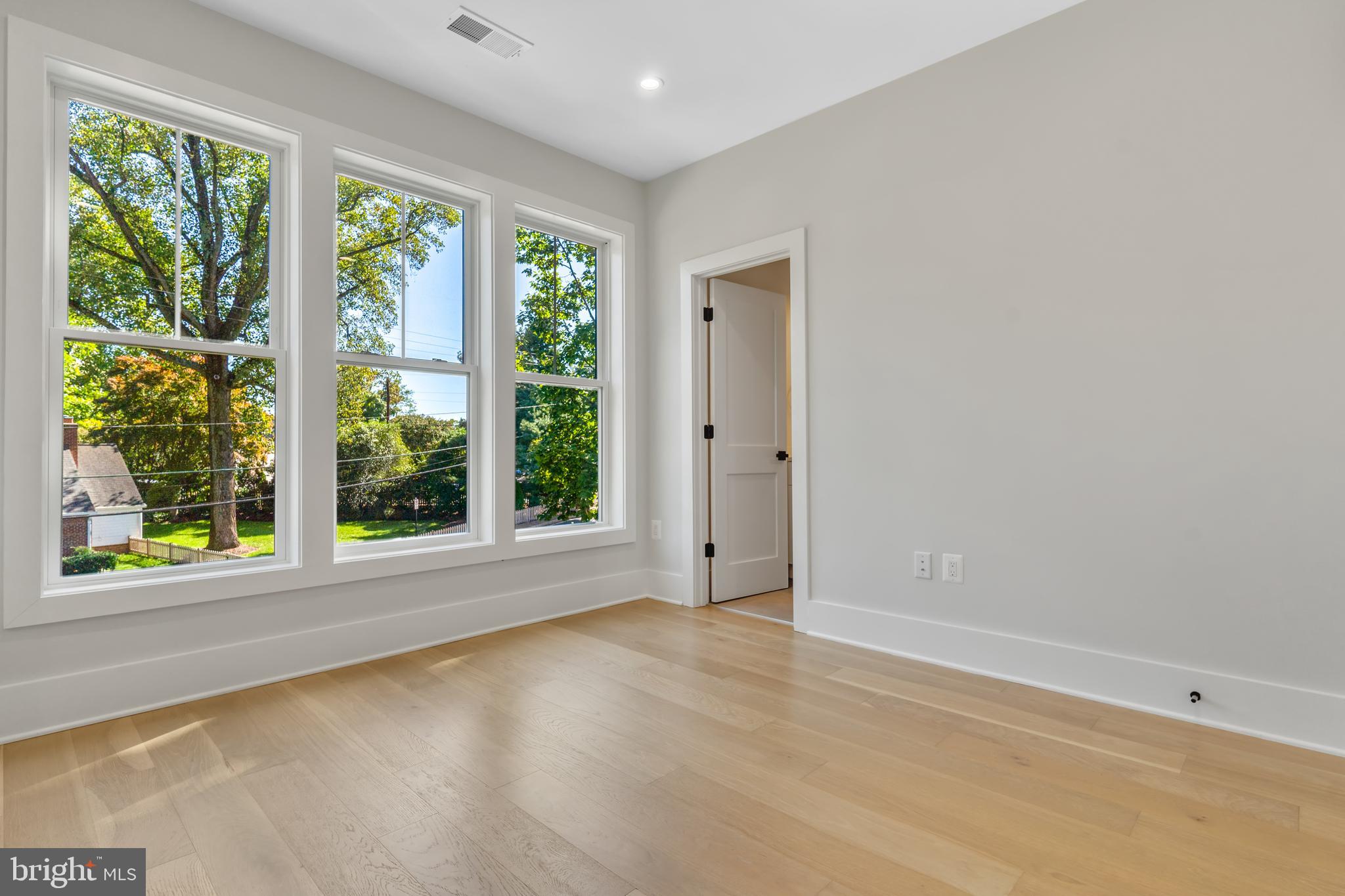 LEE HEIGHTS - Residential