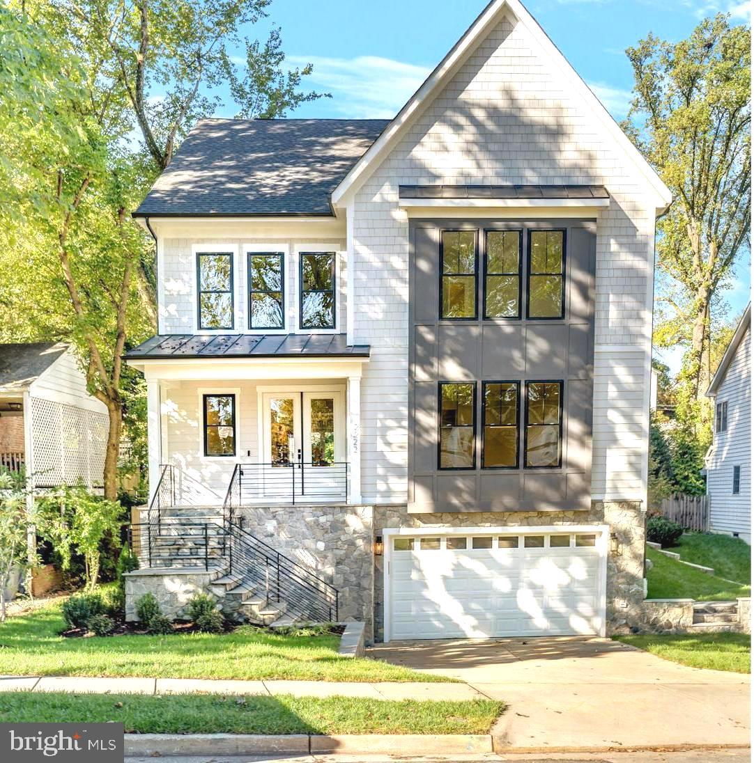 LEE HEIGHTS - Residential