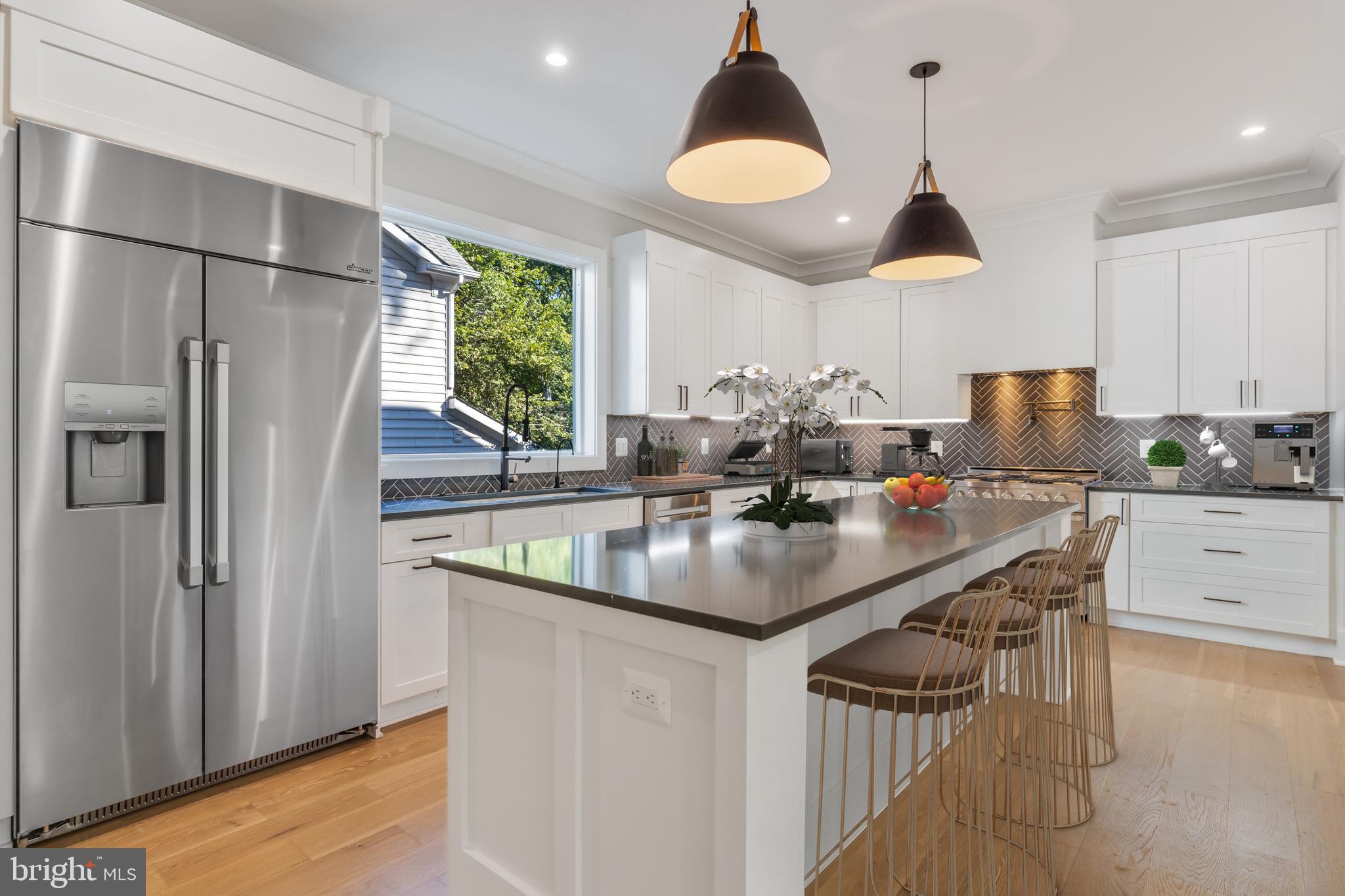 LEE HEIGHTS - Residential