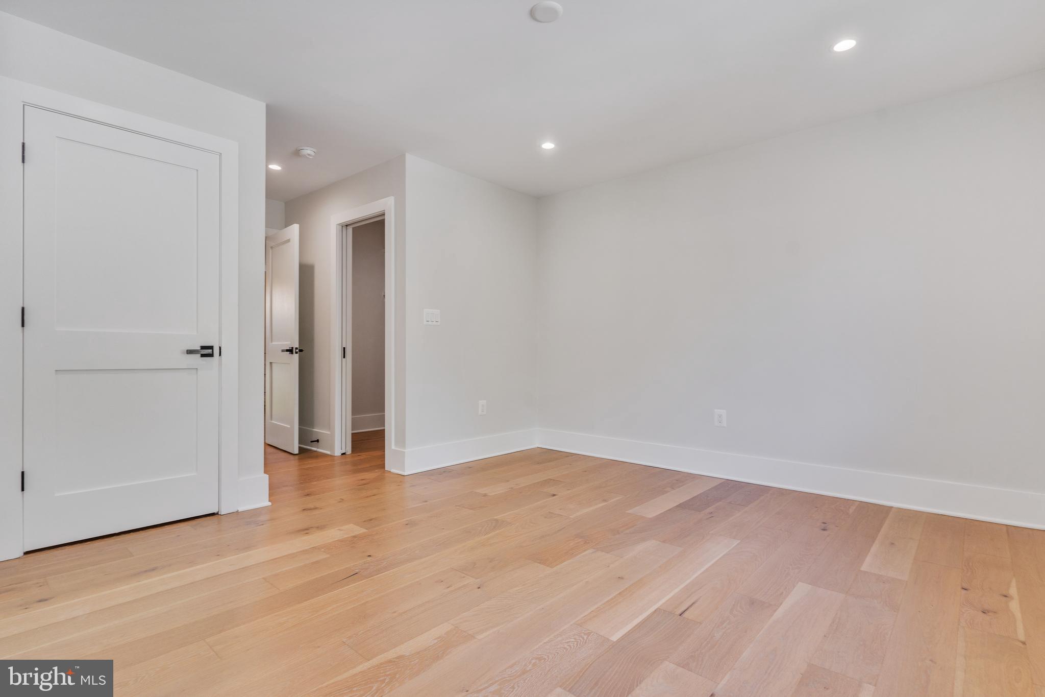 LEE HEIGHTS - Residential