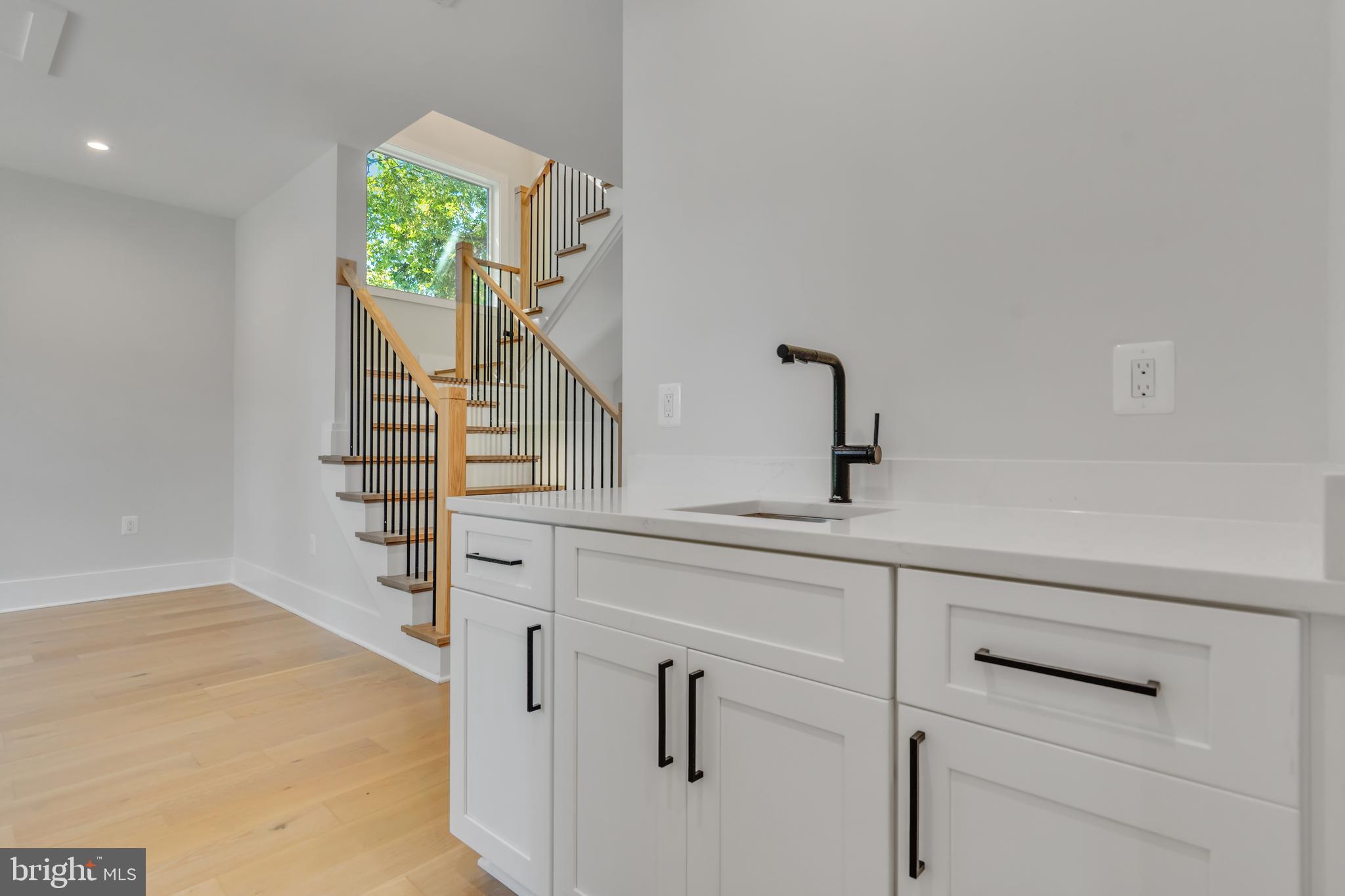 LEE HEIGHTS - Residential