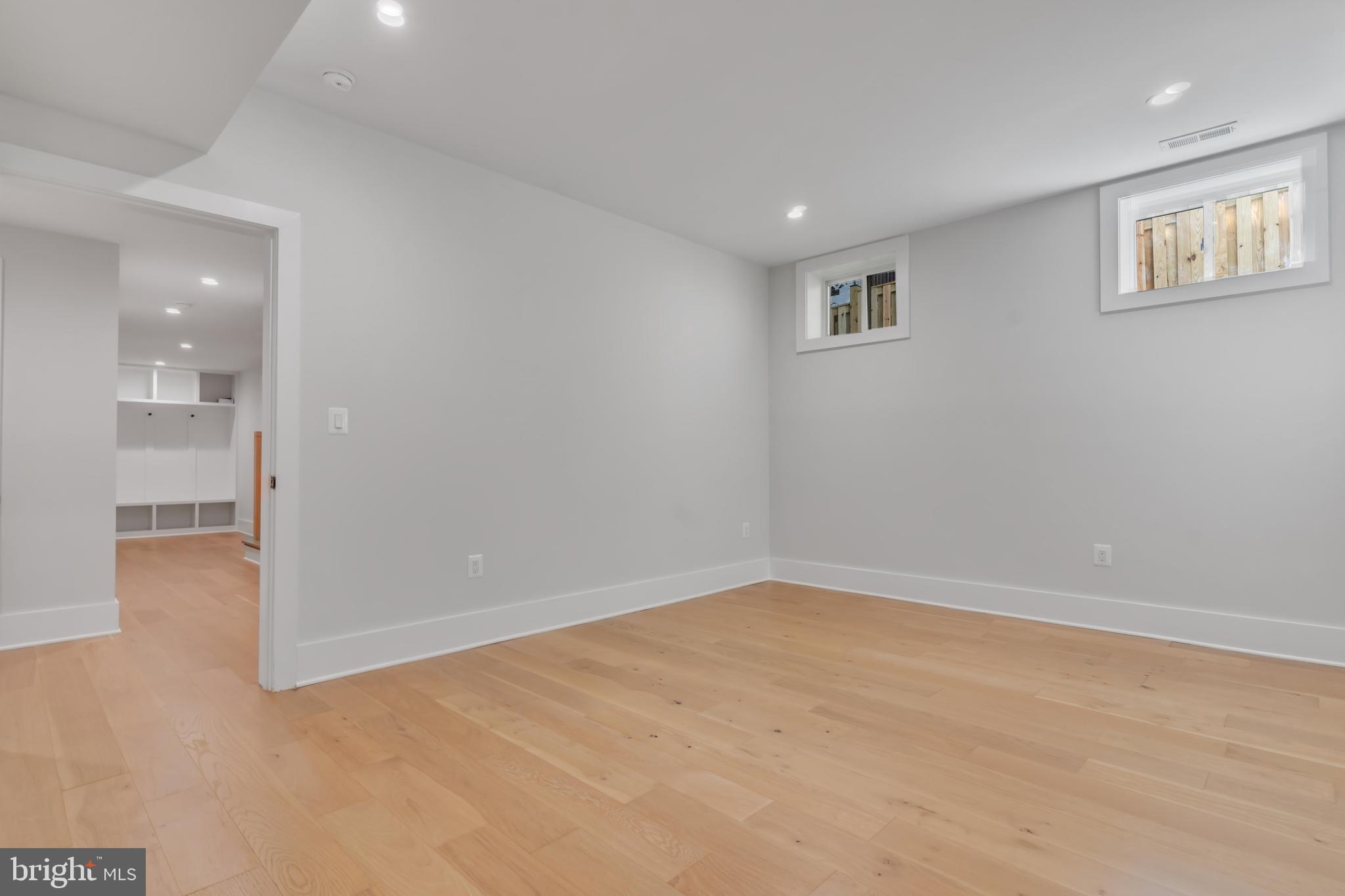 LEE HEIGHTS - Residential